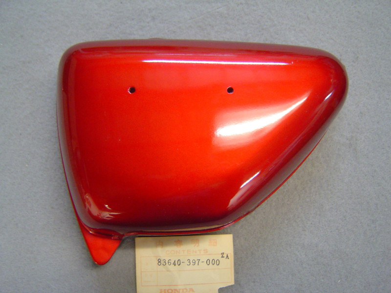 Cache latéral gauche Honda CG125 R4C - Réf. 83640397000ZA
