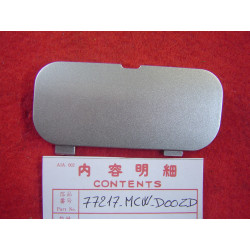 Couvercle poignée passager gauche Honda VFR800 02-04 NH411M