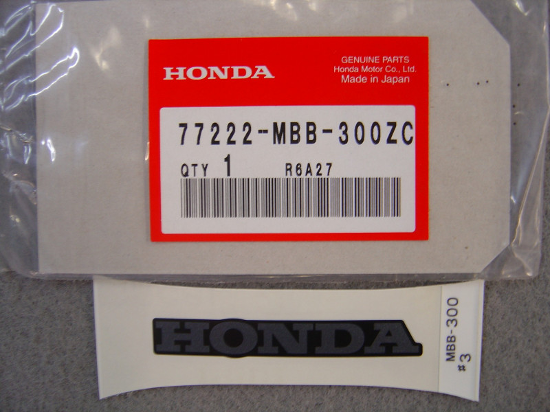 Autocollant carénage siège arrière Honda VTR1000 NH359