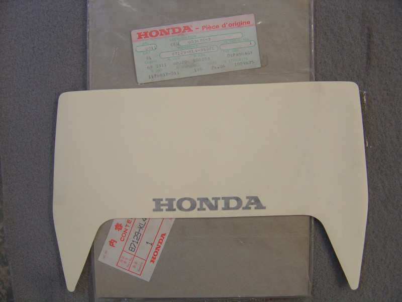 Décor autocollant visère avant Honda XL250RH | 87129KL4840ZC