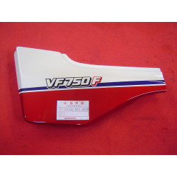 Cache latéral gauche Honda VF750FD FE R-107C-U | Réf. 837A0MB2000ZB