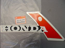 Décor autocollant G d'auvent inferieur droit de CBR600FS 95 code couleur
