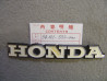 Logo réservoir gauche Honda CB350Four – Réf. 87122333000