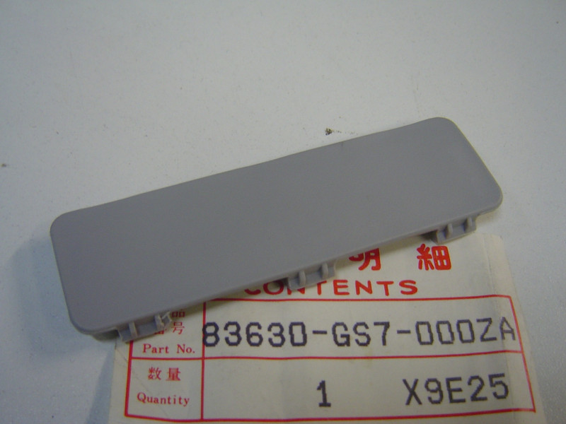 Cache latéral gauche Honda SA50J 88 - Réf 83630GS7000ZA