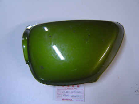 Cache latéral gauche Honda CB500F vert olive – Réf. 83700323020KBA