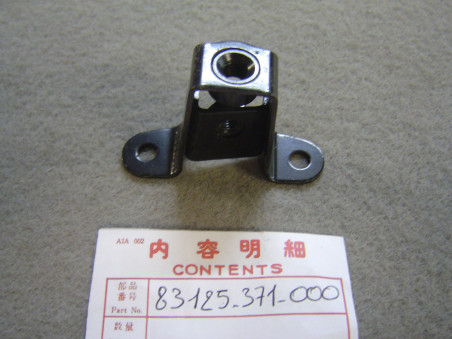 Support verrouillage faux réservoir droit Honda GL1000 – Réf. 83125-371-000