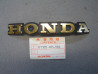 Emblème droit réservoir Honda CB750K7 - Réf. 87121405000