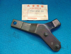 Support arceau passager coté gauche de CB1100F