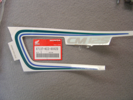 Autocollant couvercle gauche Honda CM125 - Réf. 87137KC2680ZD