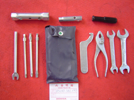 Trousse à outils complète Honda XL125K2-K4 CT125 | Réf. 89010382670