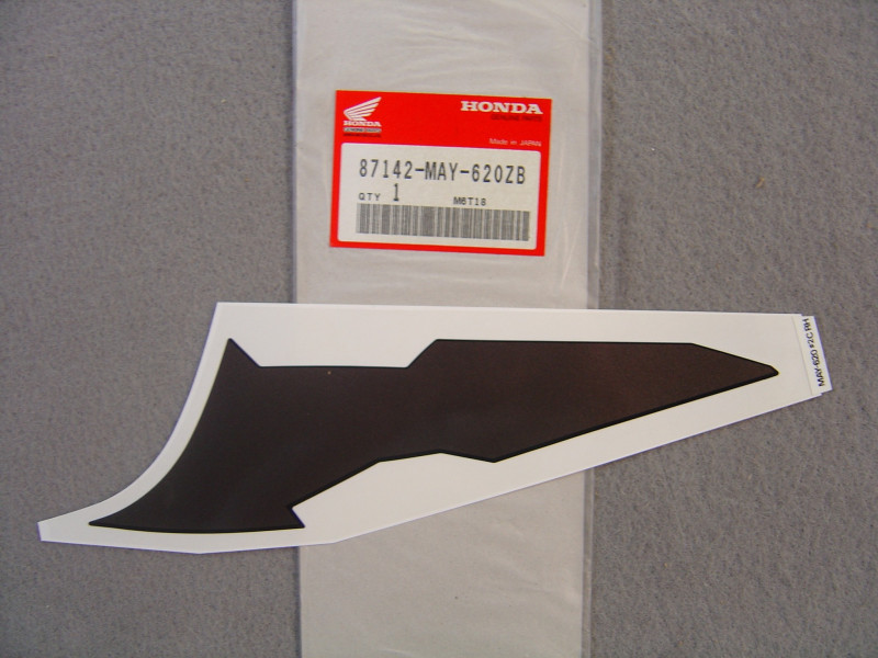Autocollant réservoir droit Honda XRV750T 1996 – Réf. 87142MAY620ZB