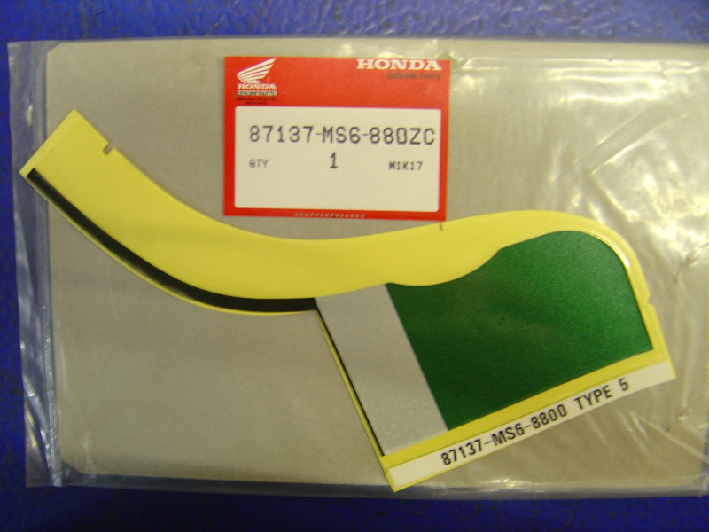 Décor autocollant gauche Type 5 Honda XL600VN – Réf. 87137MS6880ZC