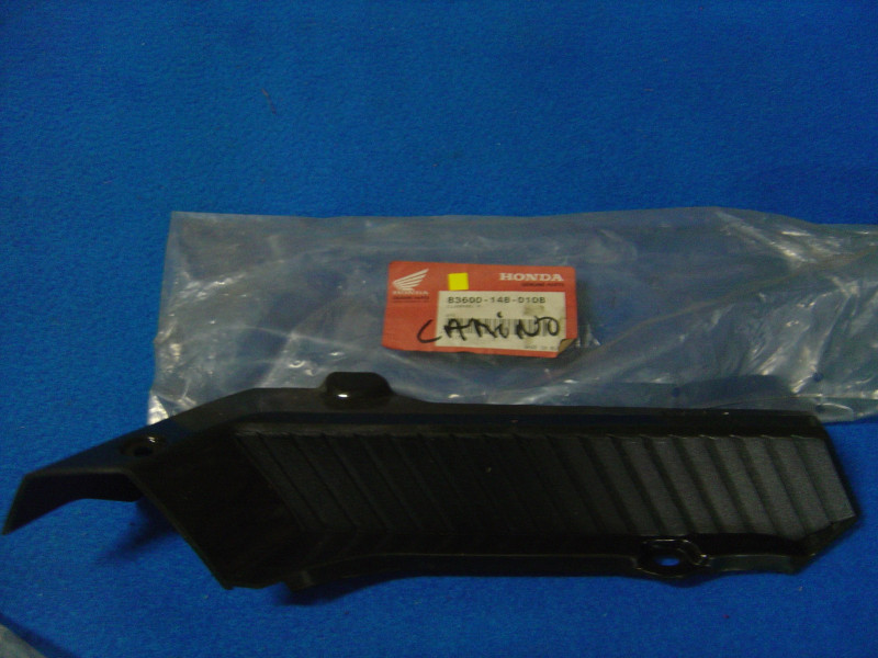 Carter Marchepied Droit Honda PA50 Camino 83 | Réf. 83600148010B