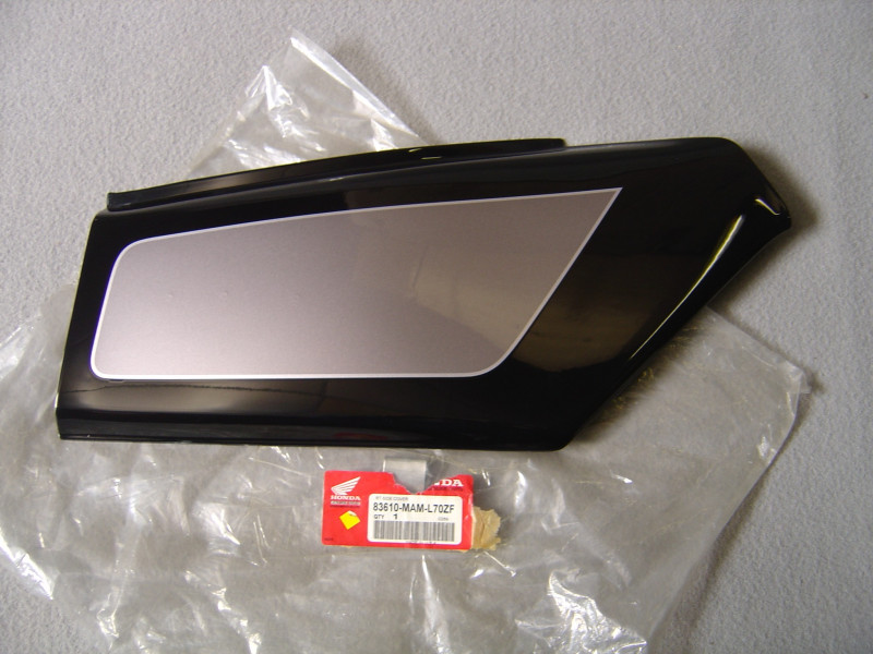 Cache latéral droit Honda GL1500 SEX 1999 - Réf. 83610MAML70ZF