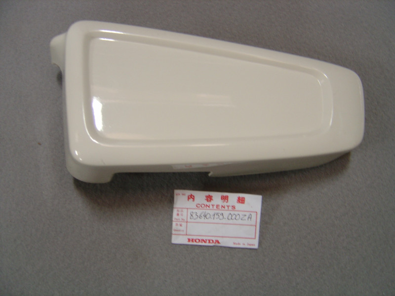 Cache latéral gauche Honda CY80 - Réf. 83640159000ZA