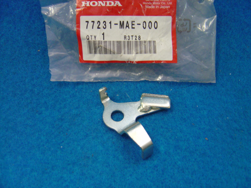 Support sous selle Honda CBR900RR 94-97 – Réf. 77231MAE000