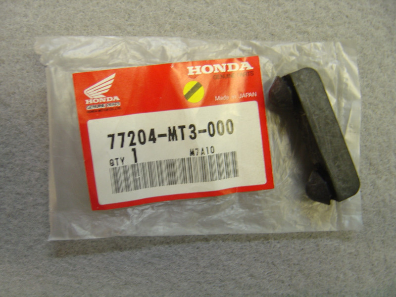 Silentbloc de selle Honda ST1100 90-94 | Réf. 77204MT3000