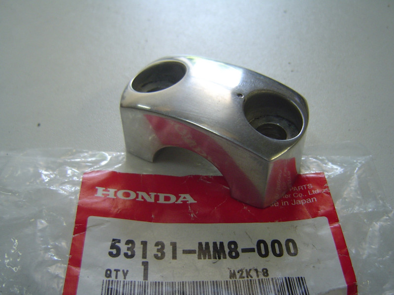 Pontet supérieur guidon Honda - Réf. 53131MM8000