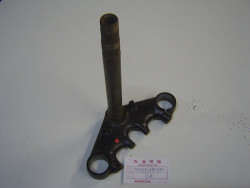 Té de fourche inférieur Honda CB750G F2 – Réf. 53200410610ZA