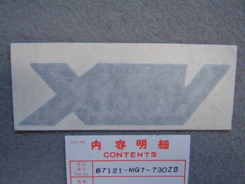 Décor autocollant réservoir type 2 XLV750RF Honda 87121MG7730ZB
