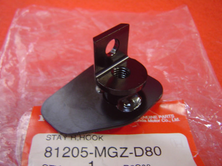 Support droit porte-paquet Honda CB500F – Réf. 81205MGZD80