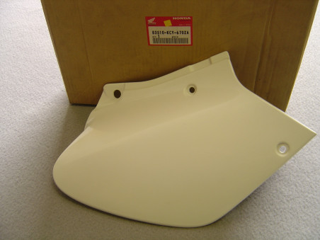 Cache latéral droit Honda XR400R 96/05 – Réf. 83510KCY670ZA