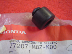 Silentbloc de selle de CB600F CBF500 CBF600 CBF1000 HONDA 77207-MBZ-K00