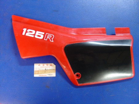 Cache latéral gauche Honda XL125RC 1982 - Réf 837A1KB9000ZA