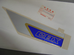 Décor autocollant AV droit de CBX750FG 86  code couleur type 2