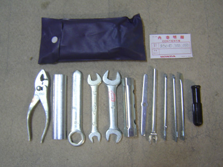 Trousse à outils Honda CB125T CM125T CM185T - Réf. 89010399000
