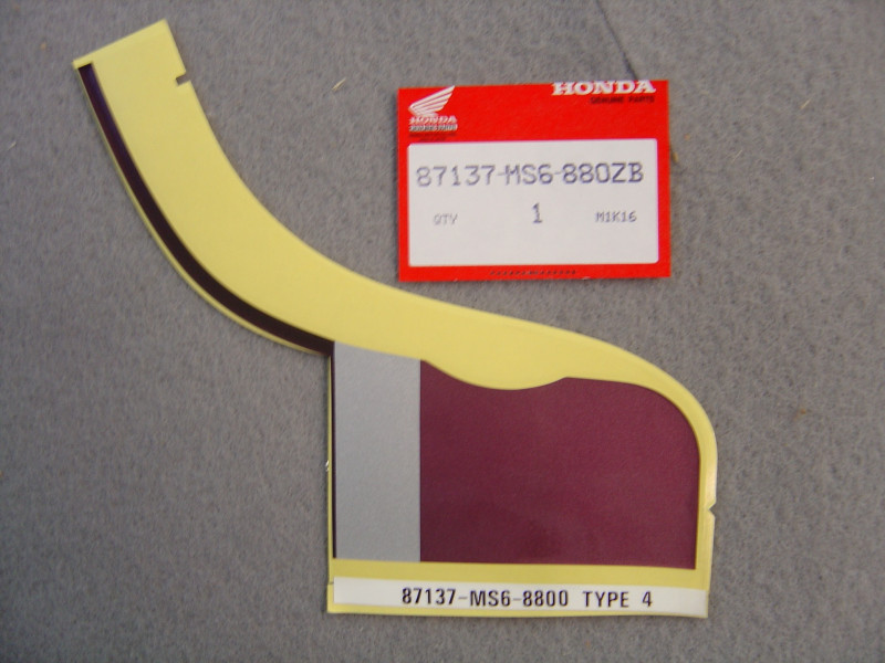 Autocollant carénage latéral droit Honda XL600V – 87136MS6880ZB