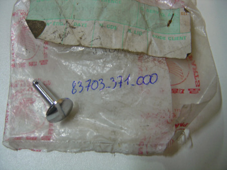 Axe Cache Latéral Honda CB750 GL1000 GoldWing 83703-371-000