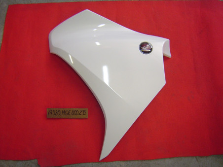 Flanc carénage gauche HONDA VFR1200 10/11 64320-MGE-000ZB