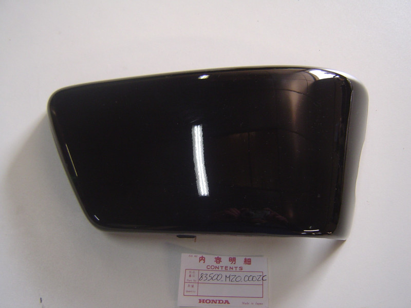 Cache latéral droit Honda F6C 97-00 NH-1 | Réf. 83500MZ0000ZC