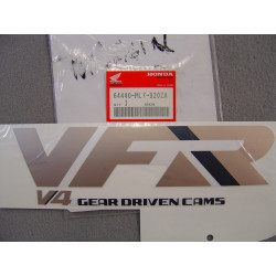 Autocollant carénage droit Honda VFR750F – Réf. 64440ML7920ZA