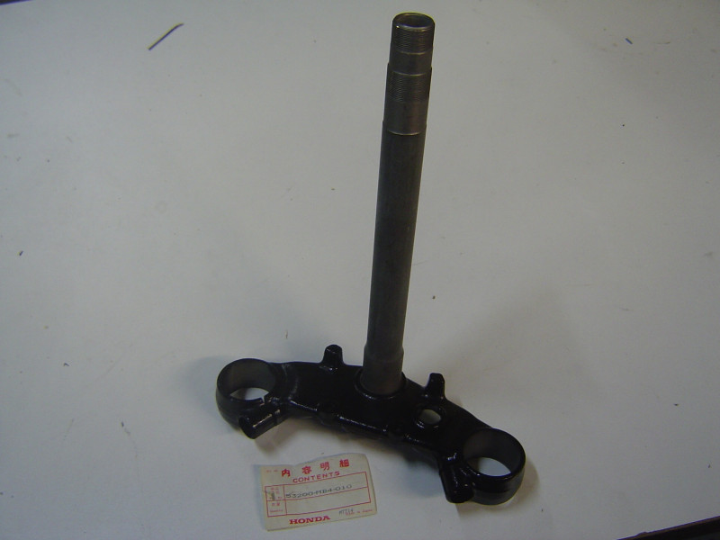Té inférieur fourche Honda VF1100CF/CG – Réf. 53200MB4010