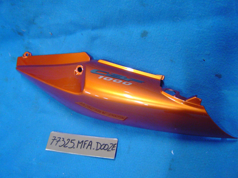 Flanc de selle gauche Honda CBF1000 2006 - Réf. 77325MFAD00ZE