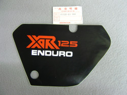 Décor Autocollant Gauche Cache Honda XR125A/B - Réf. 87128437940
