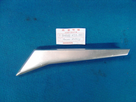 Côté gauche porte-paquet Honda CH125E 1984 – Réf. 81202KJ9000