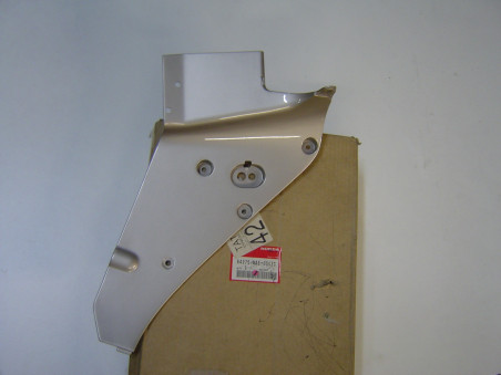 Cache intérieur gauche carénage Honda CBR900RR 94-95 YR125M