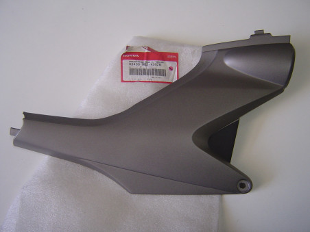 cache latéral droit de CB600F 03-06 code couleur nh437m