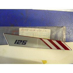Décor côté droit type3 Honda NH125G 86 – Réf. 61110KG8690ZC