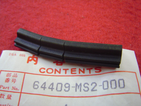 Joint Caoutchouc Carénage Gauche Honda CBR1000 – Réf. 64409MS2000