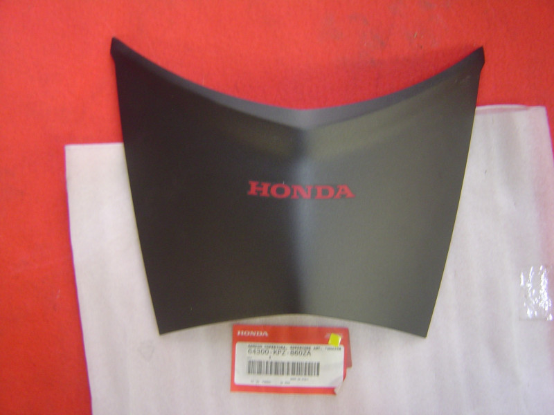 Cache supérieur face avant Honda SES 125 - Réf. 64300-KPZ-860ZA