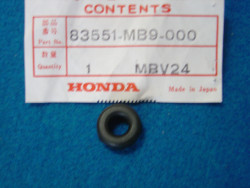 Caoutchouc de cache latéral HONDA 83551-MB9-000