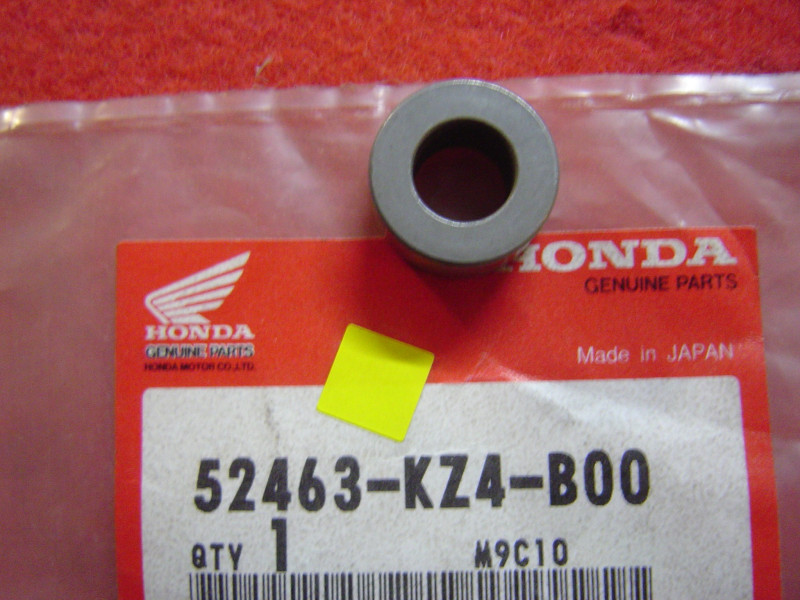 Entretoise suspension Honda 52463-KZ4-B00 | Pièce Honda