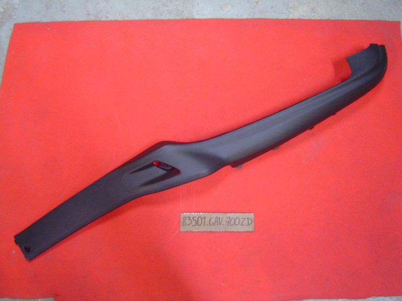 Cache bas carénage droit Honda SJ100 Bali 96 NH1 - 83501GAV700ZD