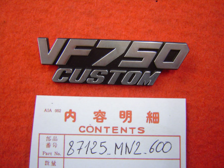 Emblème Caches Latéraux Honda VF750C - Réf 87125-MN2-600