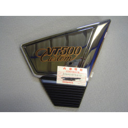 Cache latéral droit Honda VT500C 83 – Réf. 836A0MF5610