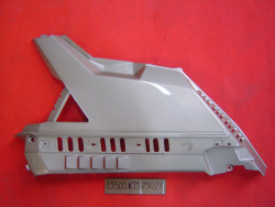 Cache latéral AR droit Honda CH125 Spacy 1986 - YR129M